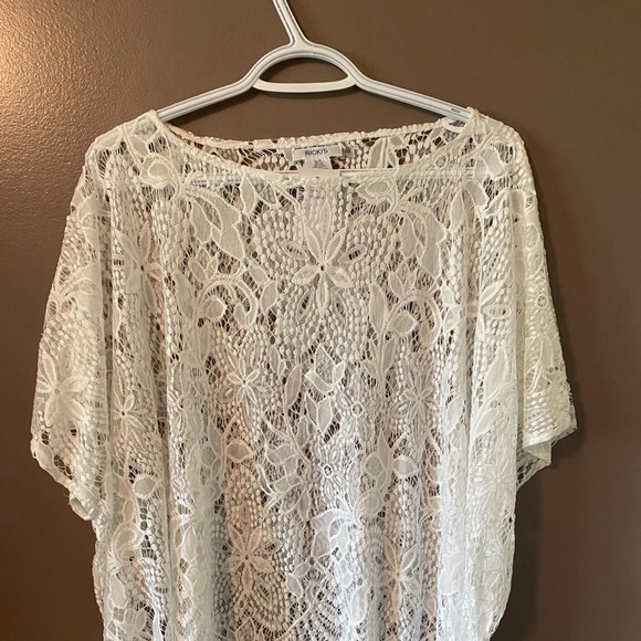 Ricki’s one size 100% Nylon lace top - Picture 2 of 6